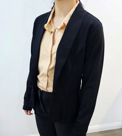 Dressworks - Ladies Corporate workwear - Black Buttoned Up Blazer 1